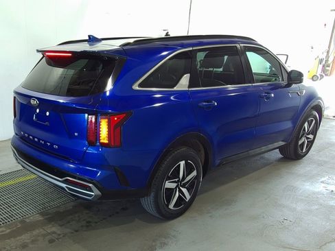 Used 2021 Kia Sorento S w/ Panoramic Sunroof Package FWD image 3