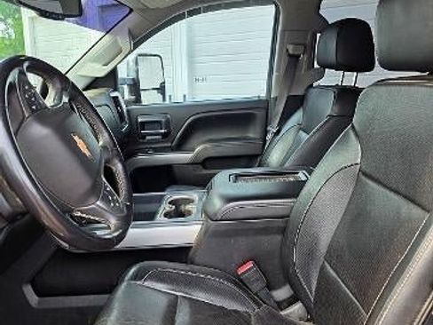 Used 2017 Chevrolet Silverado 2500 LTZ w/ Vortec Plus Package AWD/4WD image 4