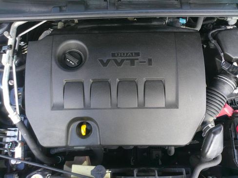 Used 2019 Toyota Corolla LE image 28