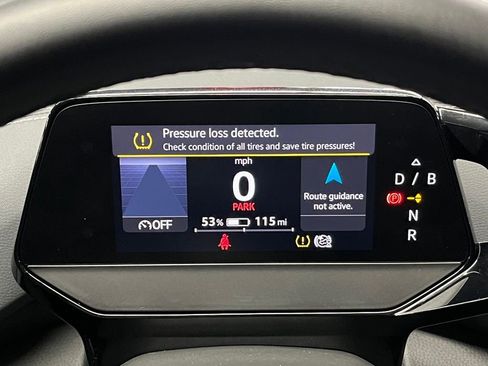 Certified 2024 Volkswagen ID.4 2WD image 25
