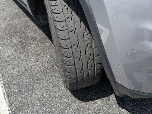 Used 2020 Jeep Grand Cherokee Limited RWD image 8