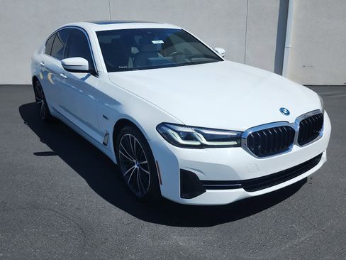 Used 2023 BMW 530e w/ Premium Package RWD image 2