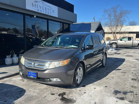 Used 2012 Honda Odyssey Touring image 1
