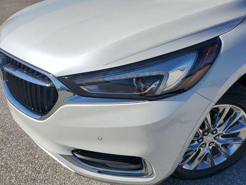 Used 2021 Buick Enclave Premium w/ Sun and Sites Package image 16