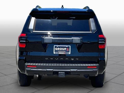 Used 2025 Toyota 4Runner SR5 AWD/4WD image 4