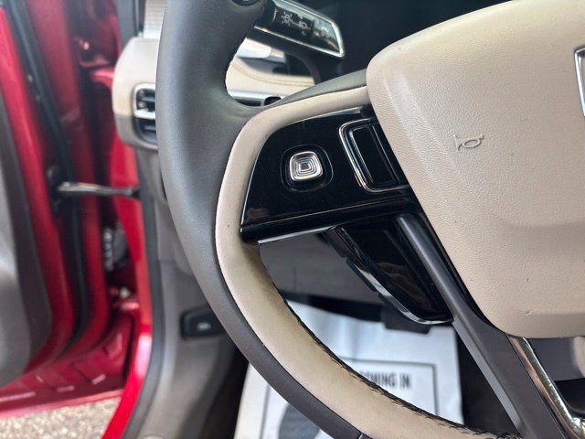 Used 2023 Lincoln Corsair AWD w/ Equipment Group 101A image 17