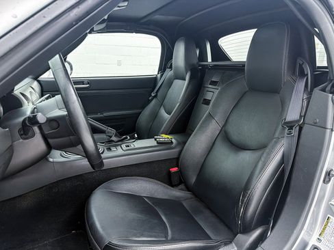 Used 2011 MAZDA MX-5 Miata Grand Touring w/ Premium Pkg image 16