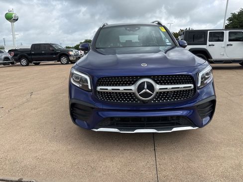 Used 2021 Mercedes-Benz GLB 250 image 2
