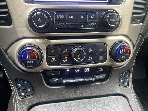 Used 2020 GMC Yukon Denali w/ Denali Premium Package image 18