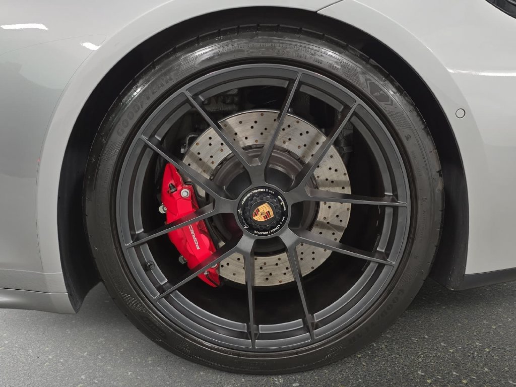 Certified 2025 Porsche 911 Carrera 4 GTS AWD/4WD image 28