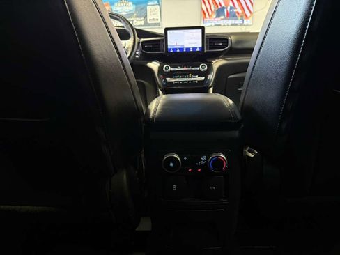 Used 2023 Ford Explorer Limited image 22