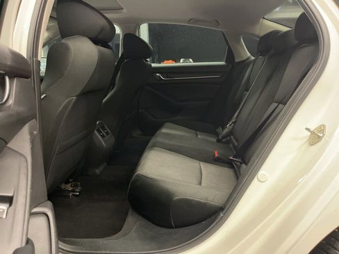 Used 2018 Honda Accord EX image 32
