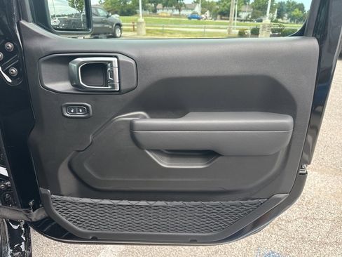 New 2025 Jeep Gladiator Sport image 51