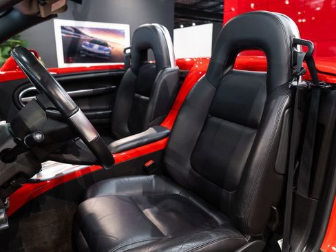 Used 2005 Chevrolet SSR w/ Preferred Equipment Group image 4