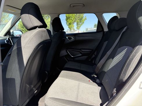 Used 2021 Kia Soul S FWD image 18