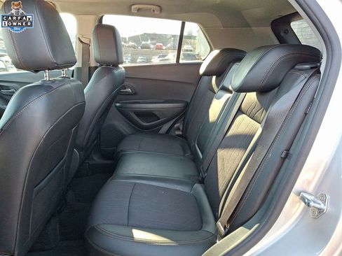 Used 2020 Chevrolet Trax LT w/ LT Convenience Package image 10