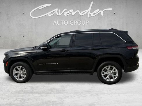 Used 2023 Jeep Grand Cherokee Limited w/ Luxury Tech Group II image 13