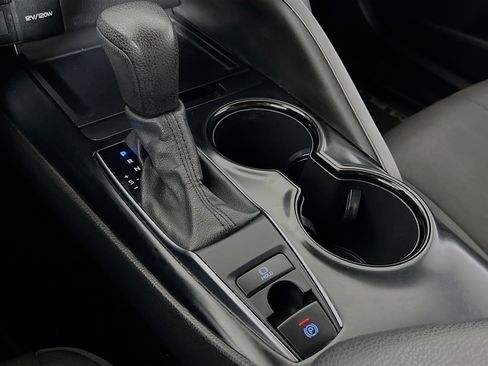 Used 2020 Toyota Camry LE image 17