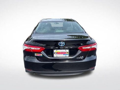 Used 2018 Toyota Camry LE FWD image 4
