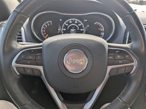 Used 2022 Jeep Grand Cherokee Laredo X image 22