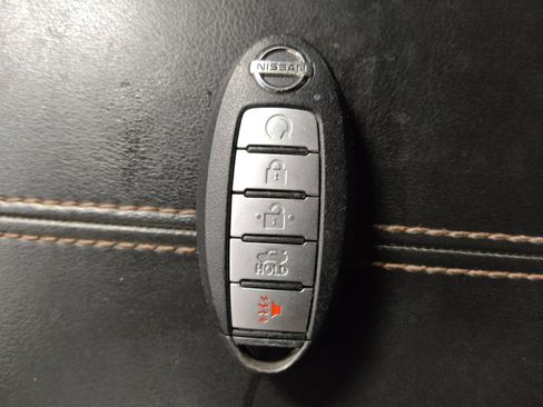 Used 2023 Nissan Sentra SR w/ SR Premium Package FWD image 32