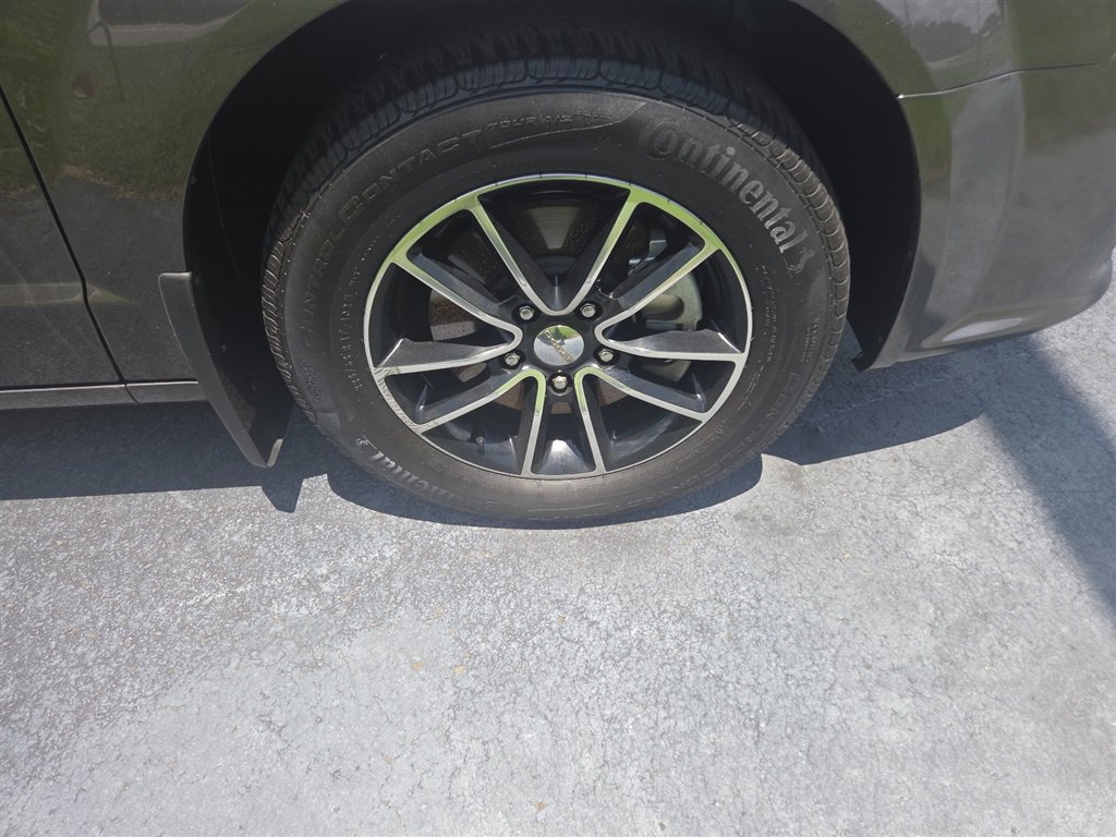 Used 2015 Dodge Grand Caravan SXT w/ Blacktop Package FWD image 20