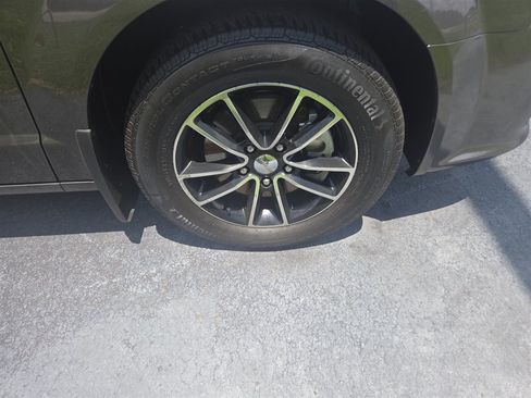 Used 2015 Dodge Grand Caravan SXT w/ Blacktop Package FWD image 20