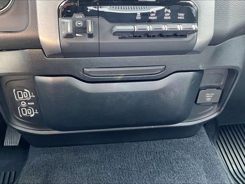 Used 2025 RAM 1500 Big Horn AWD/4WD image 15