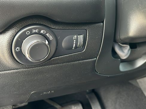 Used 2025 Dodge Durango GT AWD/4WD image 29