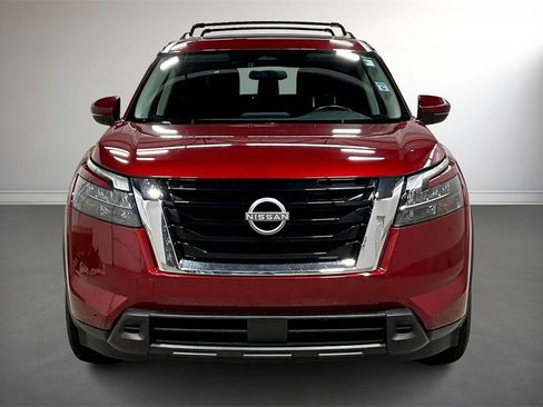 Used 2023 Nissan Pathfinder SV w/ SV Premium Package image 2