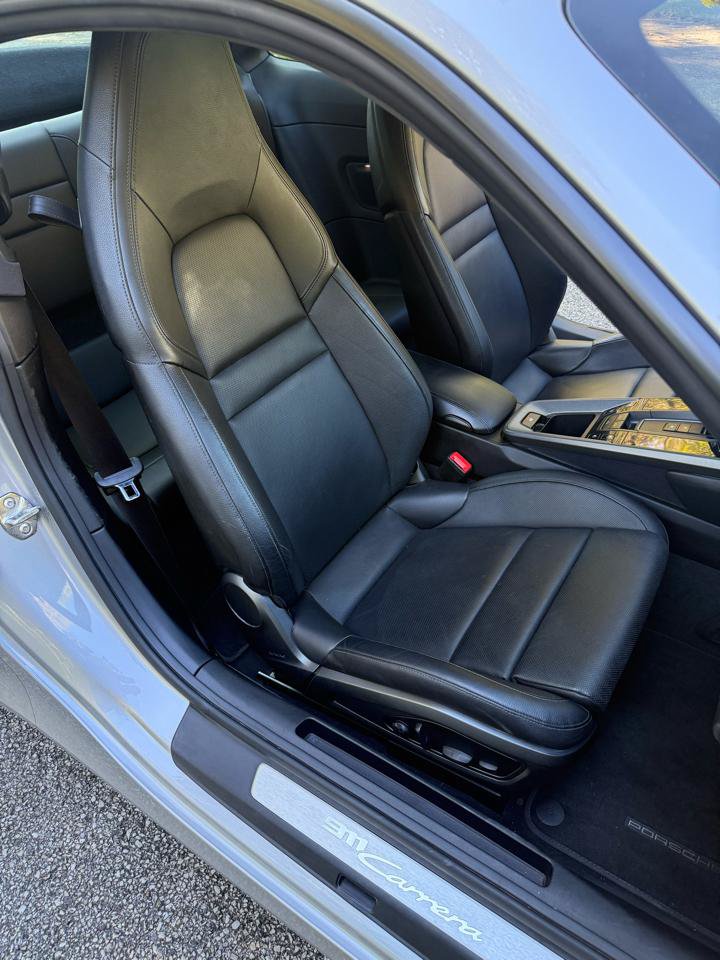 Used 2024 Porsche 911 Carrera w/ Premium Package RWD image 17