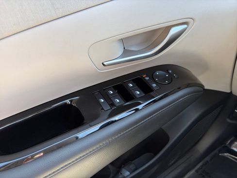 Used 2026 Hyundai Tucson Limited AWD/4WD image 13