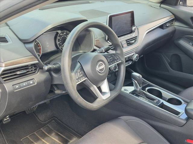 Used 2024 Nissan Altima 2.5 SV FWD image 10