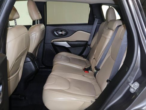 Used 2018 Jeep Cherokee Limited AWD/4WD image 20