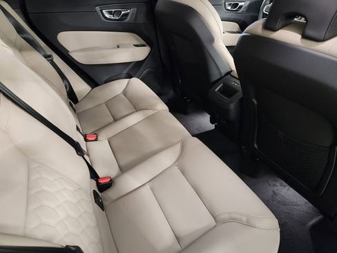 New 2026 Volvo XC60 B5 Plus w/ Protection Package Premier AWD/4WD image 32