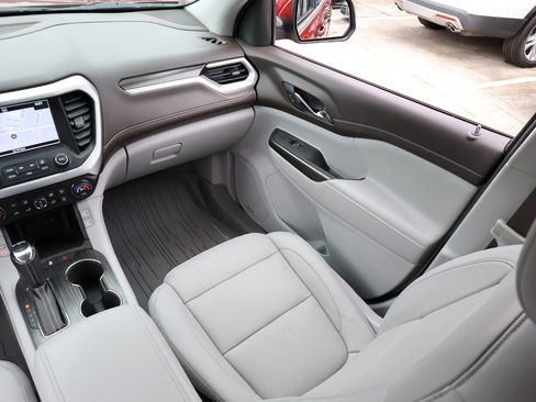 Used 2019 GMC Acadia SLT image 18