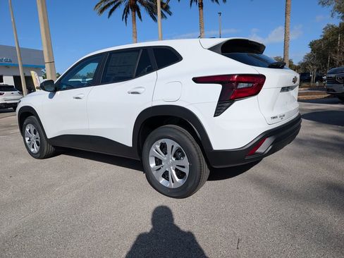 New 2026 Chevrolet Trax LS image 6