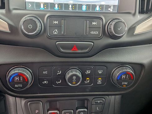 Used 2020 GMC Terrain Denali w/ Denali Premium Package image 29