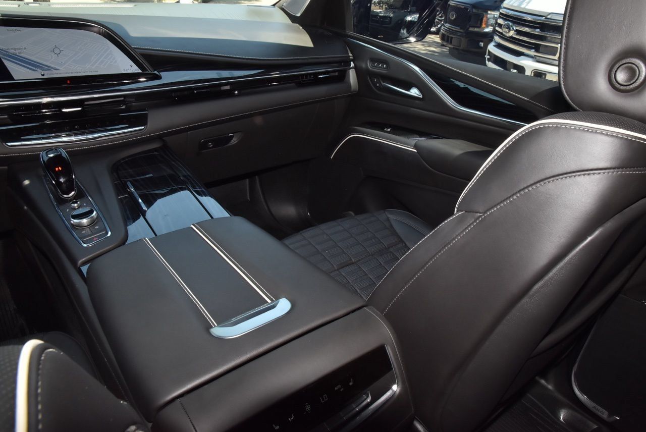 Used 2023 Cadillac Escalade V w/ LPO, ONYX Package AWD/4WD image 18