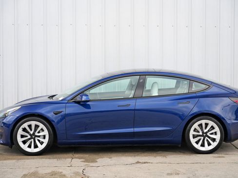 Used 2021 Tesla Model 3 Standard Range Plus image 50
