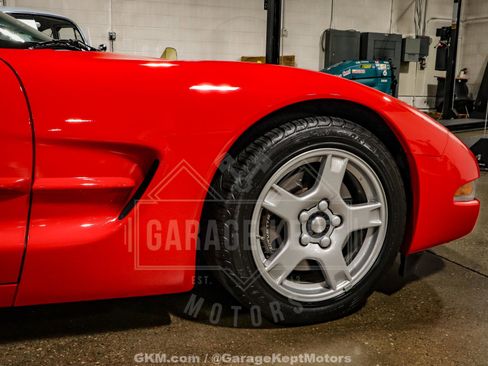 Used 1997 Chevrolet Corvette Coupe w/ Roof Pkg image 50