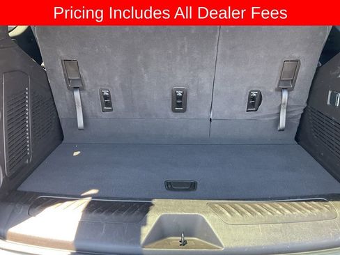 Used 2024 GMC Yukon SLT RWD image 30