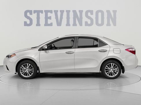 Used 2016 Toyota Corolla LE FWD image 3