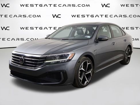 Used 2022 Volkswagen Passat 2.0T R-Line image 1