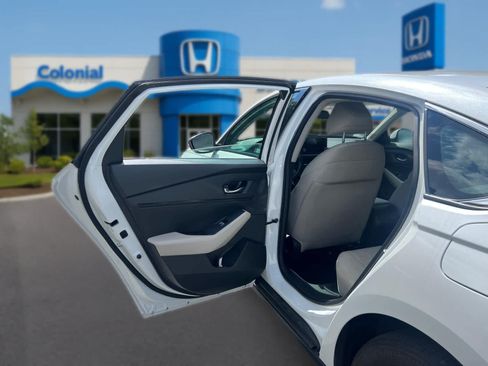 Used 2023 Honda Accord EX image 29