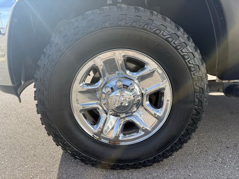 Used 2017 RAM 3500 Tradesman w/ Chrome Appearance Group image 10