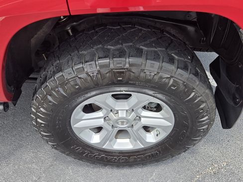 Used 2020 Toyota 4Runner SR5 AWD/4WD image 10