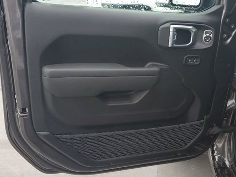 New 2026 Jeep Gladiator Sport image 19