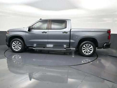 Used 2022 Chevrolet Silverado 1500 Custom RWD image 2