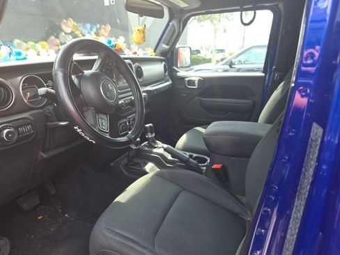 Used 2018 Jeep Wrangler Unlimited Sport S AWD/4WD image 3